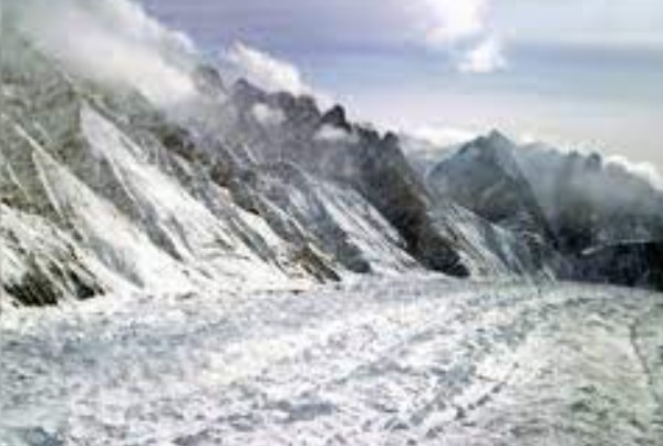 Army officer killed, 3 soldiers injured in fire accident in Siachen
