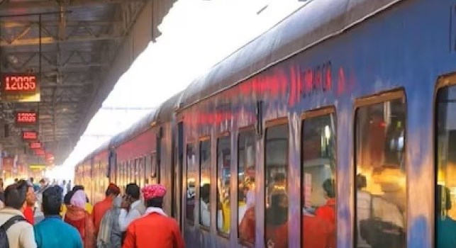 Bomb Threat Call Triggers Panic In Delhi-Jammu Rajdhani Express; Train Halted, All Passengers Safe