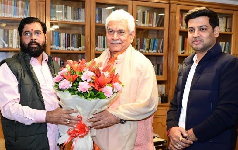 Maharashtra CM meets J&K LG Manoj Sinha at Raj Bhawan