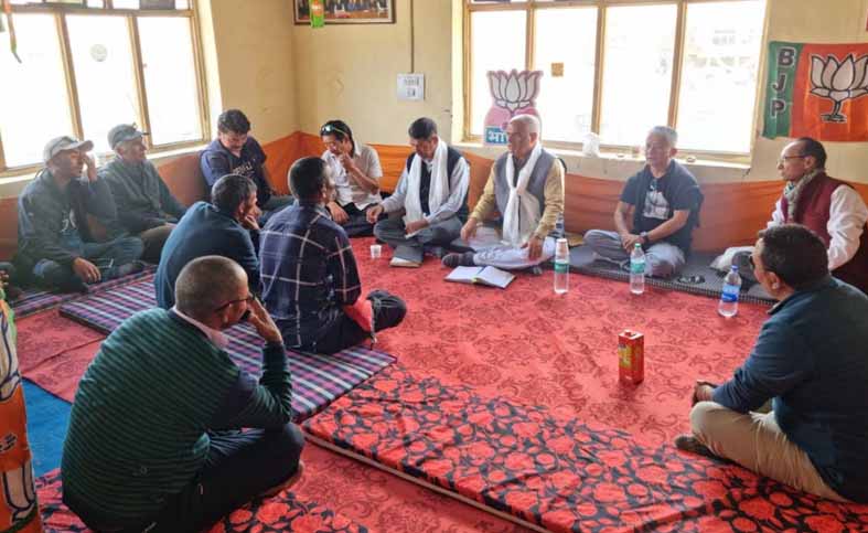 Ashok Koul exhorts party leaders to win all seats of Zanskar in LAHDC elections