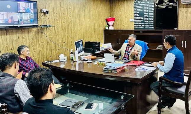 Secretary reviews Mining department; Exhorts officers to achieve set financial targets