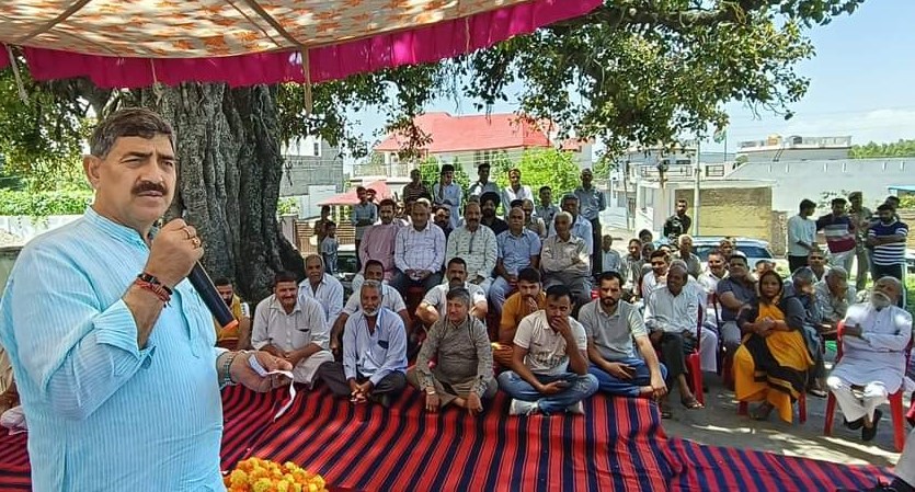  Jugal Kishore MP tours to Thalori Camp & Tarore in Vijaypur Constituency