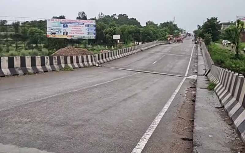 Bridge Connecting Jammu Pathankot NH closed due to rising water level of Tarnah Nallah