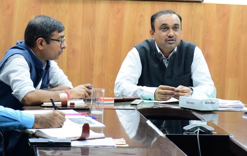 Div Com reviews preparedness for Viksit Bharat Sankalp Yatra in Districts