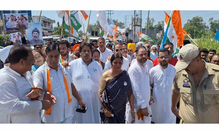 Congress holds Pad Yatra in Jammu,  Srinagar and districts  to mark 1st anniversary of BJY