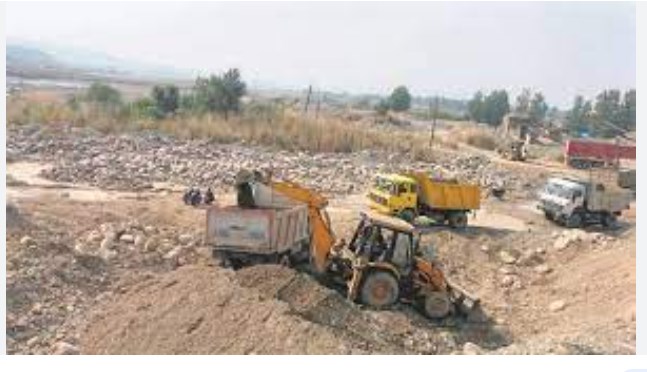 2 cops injured in attack by illegal sand miners in Jammu