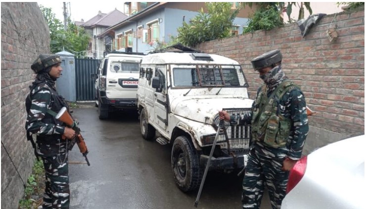 J&K Police searching residences of three advocates in connection with Babar Qadri’s killing