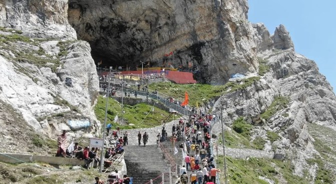 24,445 devotees performed darshan  at Holy Cave; 187014 till date