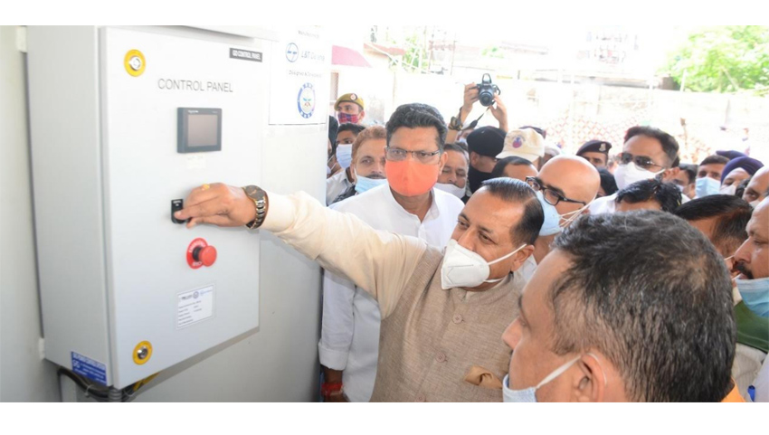 Dr Jitendra inaugurates 1000 LPM Oxygen Plant at GMC Kathua under PM Care Fund