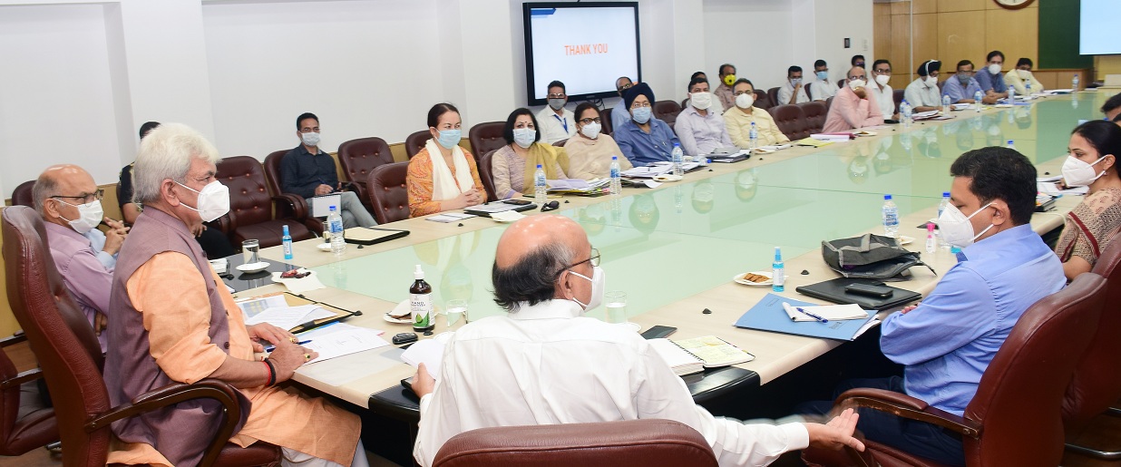 L-G stresses on speedy execution of Mega projects, e-inaugurates Wi-Fi at 6 places in Jammu 