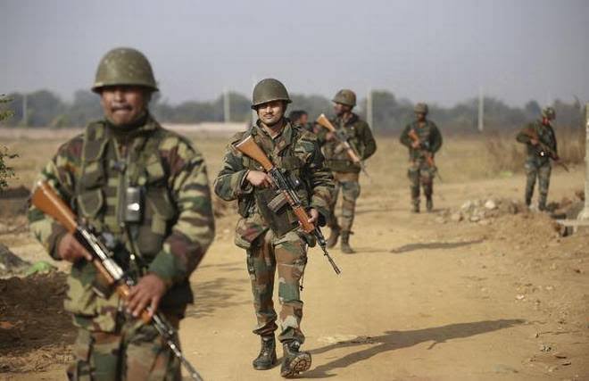 Pakistan continues pounding forward posts in Poonch, porter injured 