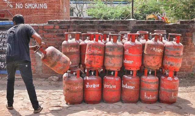 ATF price cut by 1.5%, commercial LPG rates down Rs 14.5 per cylinder