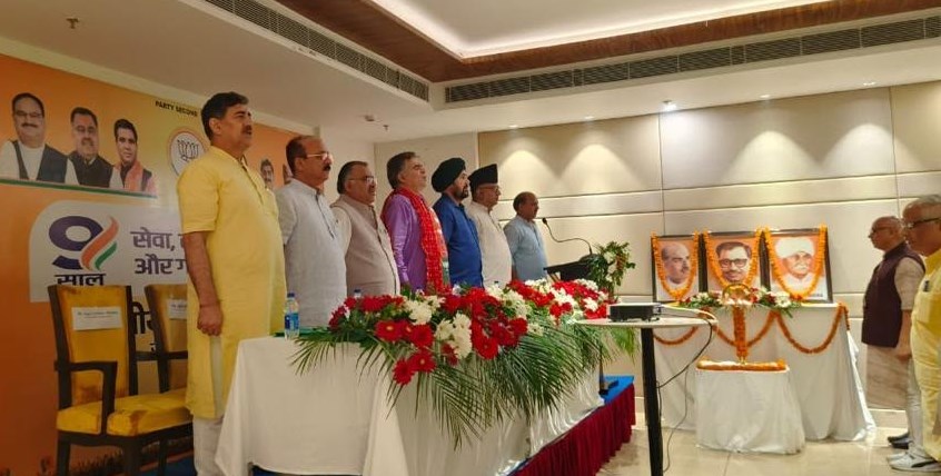 Tarun Chugh Leads BJP's Strategic Planning at Power-Packed Meeting in Jammu