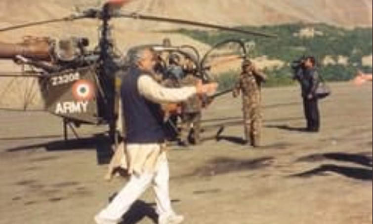 On Kargil Vijay Diwas, PM Narendra Modi shares unseen pictures of his Kargil visit in 1999