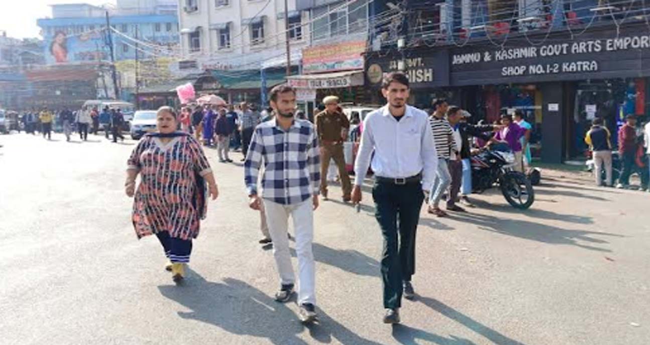 Rescue team extricates 11 children in street situation, beggary in Katra