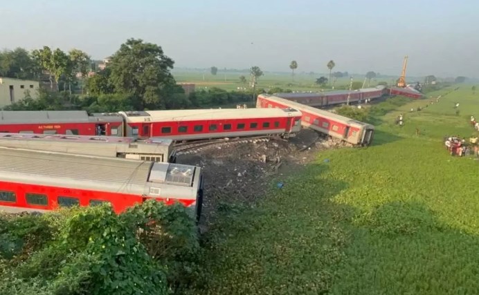 4 dead, 70 injured as Delhi-Kamakhya North East Express derails near Bihar