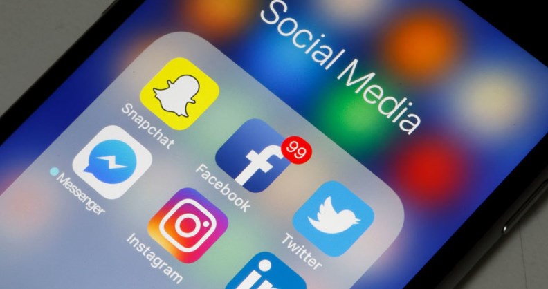 I&B Ministry asks social media influencers to refrain from promoting offshore betting, gambling platforms