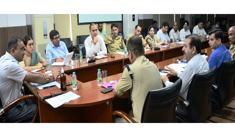 Div Com reviews arrangements for Independence Day celebrations in Jammu Division
