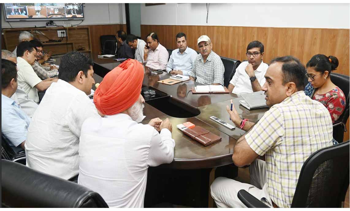 Div Com Jammu reviews flood preparedness, emphasises on prompt restoration of services in districts