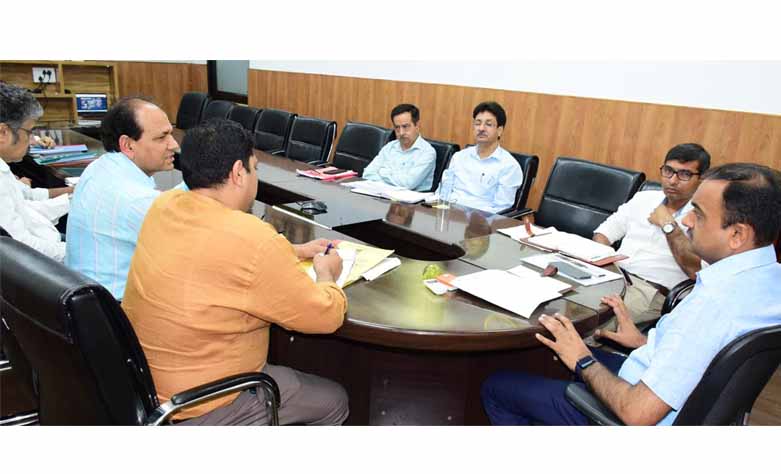 Div Com calls for immediate measures to ensure power, water supply in Jammu division