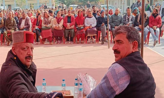 Union Law Minister visits Budha Amarnath Mandir Mandi, pays obeisance at holy temple