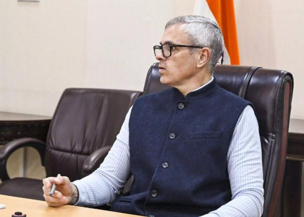 CM Omar Abdullah appreciates rescue teams for safe evacuation of tourists after Gulmarg Gondola halt