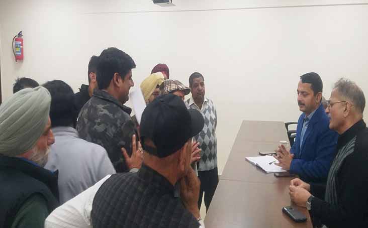 Kavinder, Pathania listens to public grievances in BJP headquarter