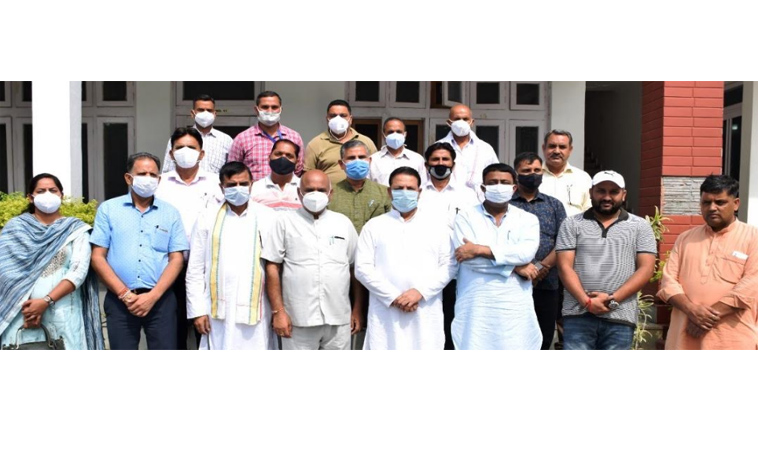 Delegation of PRIs leaves for Srinagar
