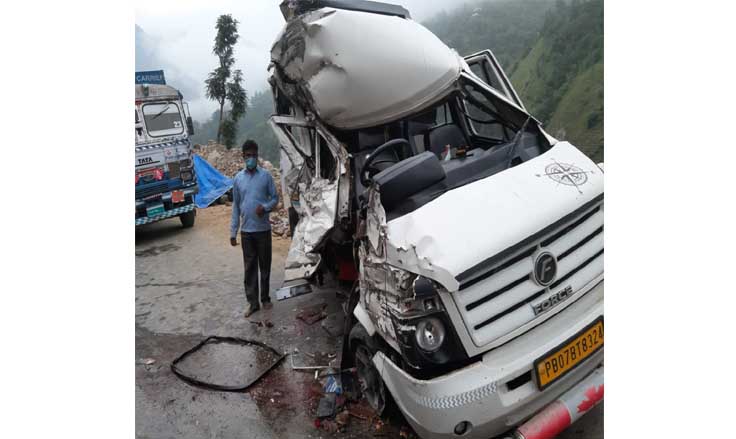 1 dead, 12 injured after tempo collides with truck in J&K’s Ramban