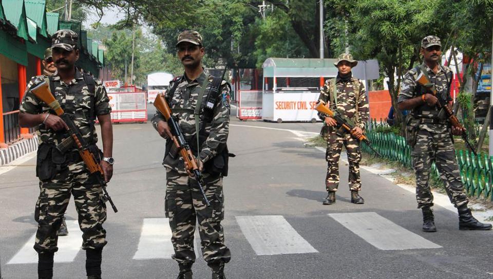 34 political prisoners including Shah Faesal, Sajjad Lone moved from Centaur Hotel to MLA hostel