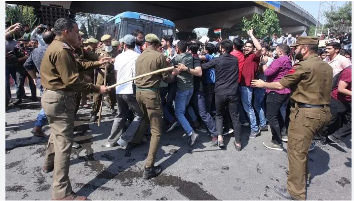 Job seekers protesting against Jammu Board detained