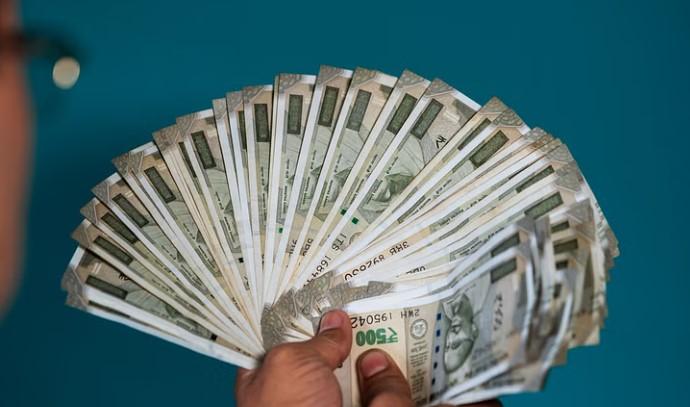 Govt employees retiring day before annual pay hike to receive notional increment