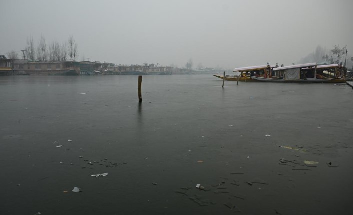 Intense cold wave sweeps J&K; further drop in night temperatures likely