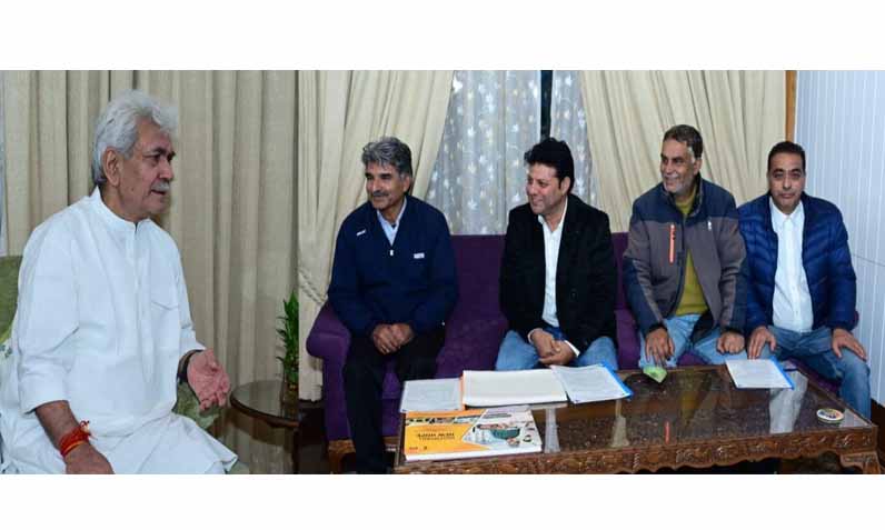 President KCCI, Kashmir Houseboat Owners Association call on Lt Governor