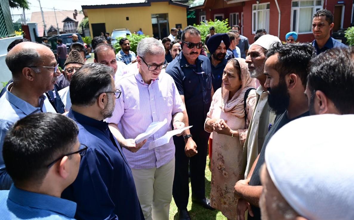 CM Omar Abdullah convenes public outreach programme at Raabita office