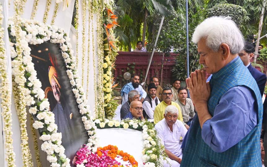 J&K: LG Manoj Sinha pays tribute to Late Devender Singh Rana