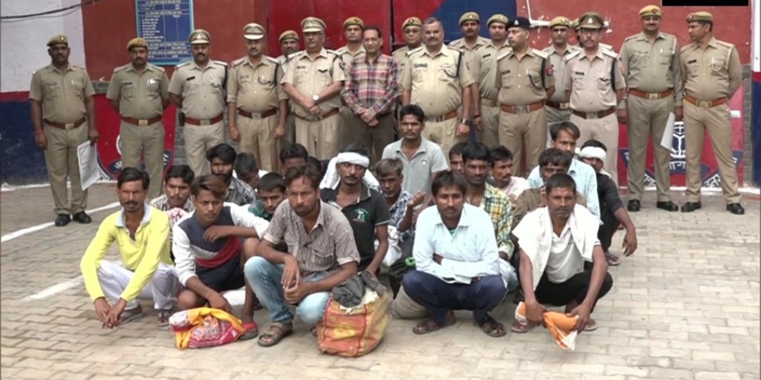 21 prisoners unable to pay penalities and serving extra time released from Agra Jail on I-Day