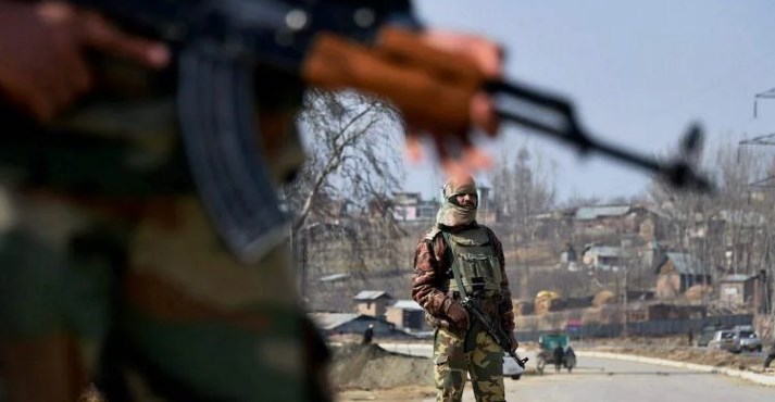 8 scribes working in Kashmir received threat from terrorists online: Govt