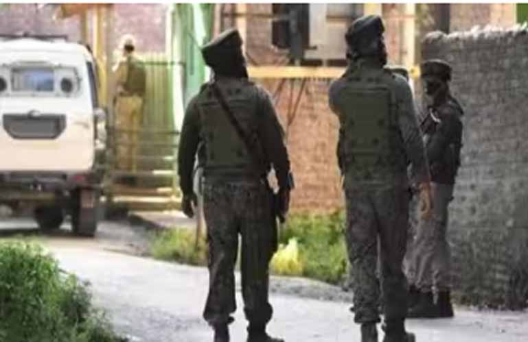 J&K: 2 Army Personnel Injured in Encounter in Rajouri