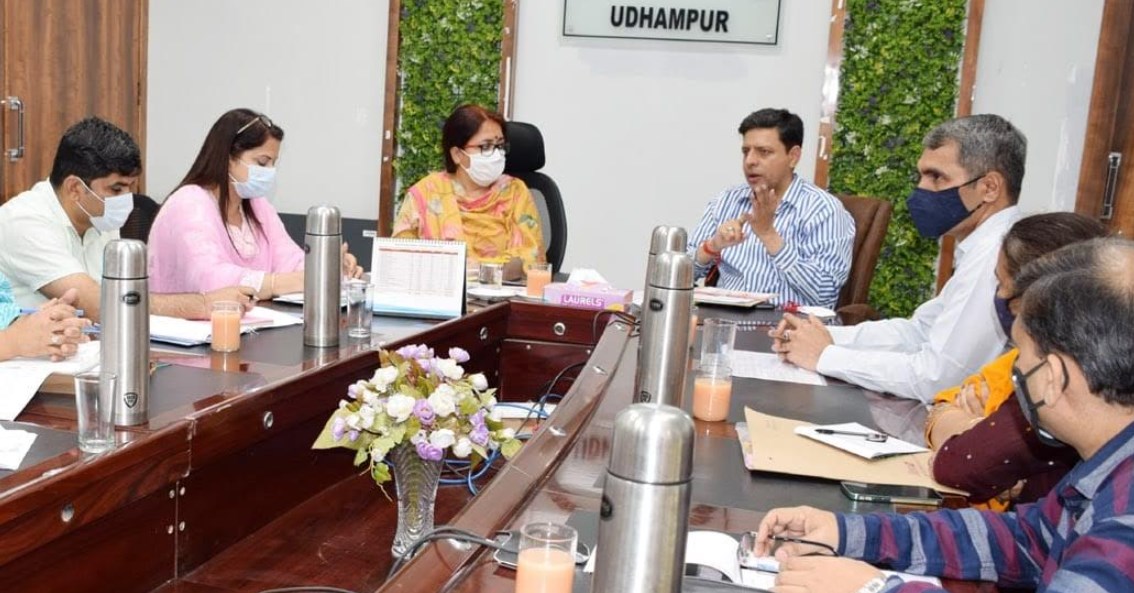 Commissioner Secretary Forest visits Udhampur; Reviews development works of Forest, other sectors