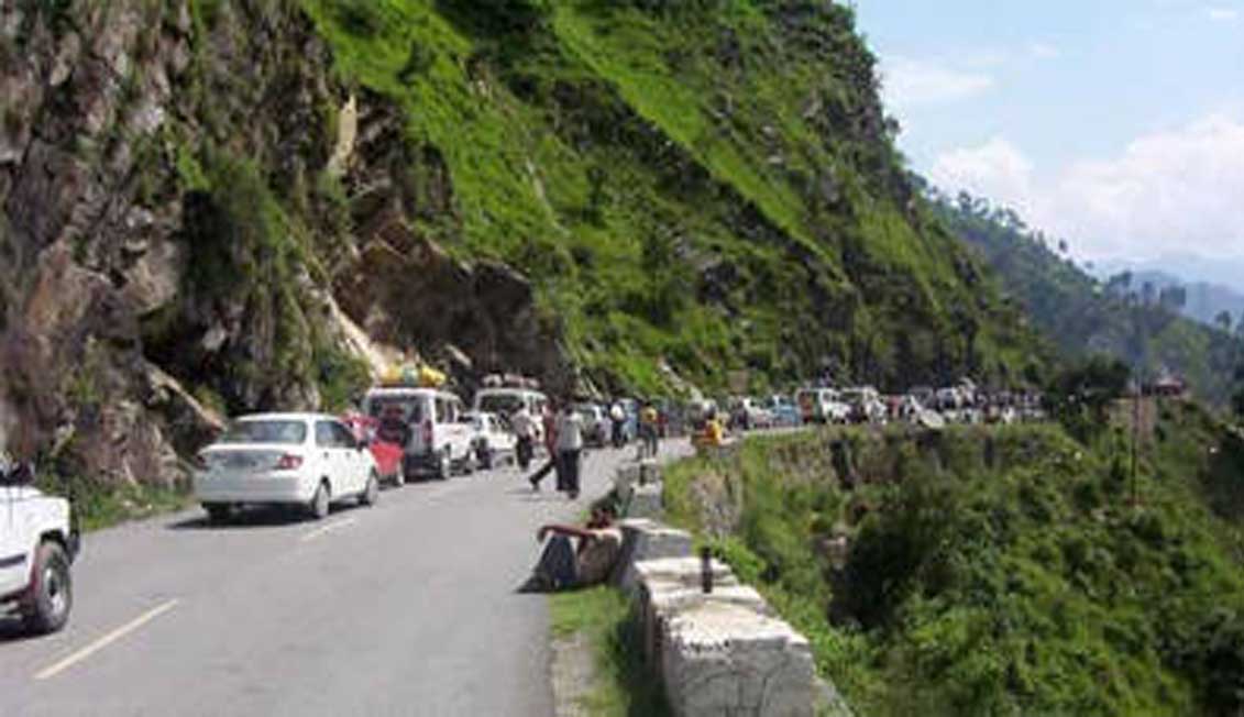 Traffic resumes on Jammu-Sgr national highway