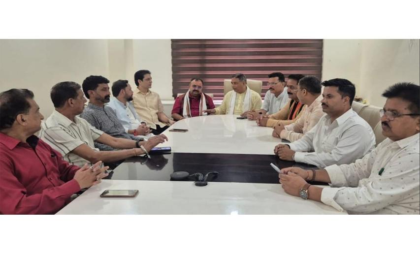 Sat Sharma briefed on latest situation in cloudburst-hit areas of Kishtwar and Kathua