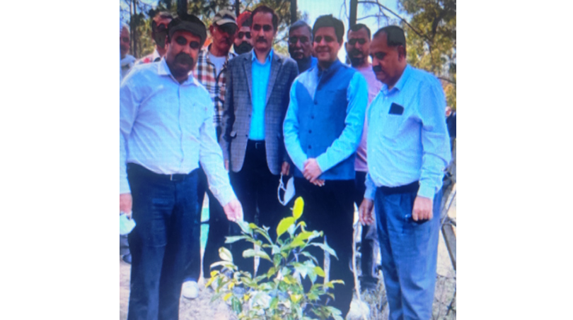Sanjeev Verma visits interior areas of Jammu, Reasi districts