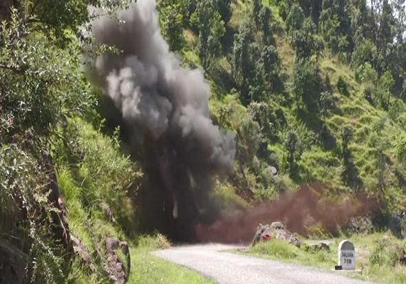 Indian Army's bomb disposal squad destroys live Pakistani shell in Poonch