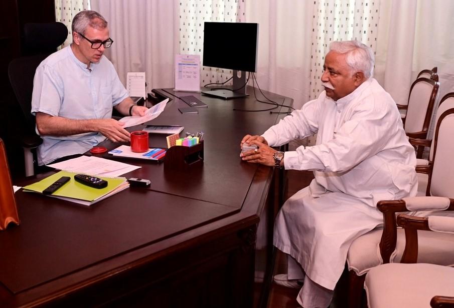 Sadhotra calls on CM, hails J&K Govt’s swift response to situation during Op Sindoor