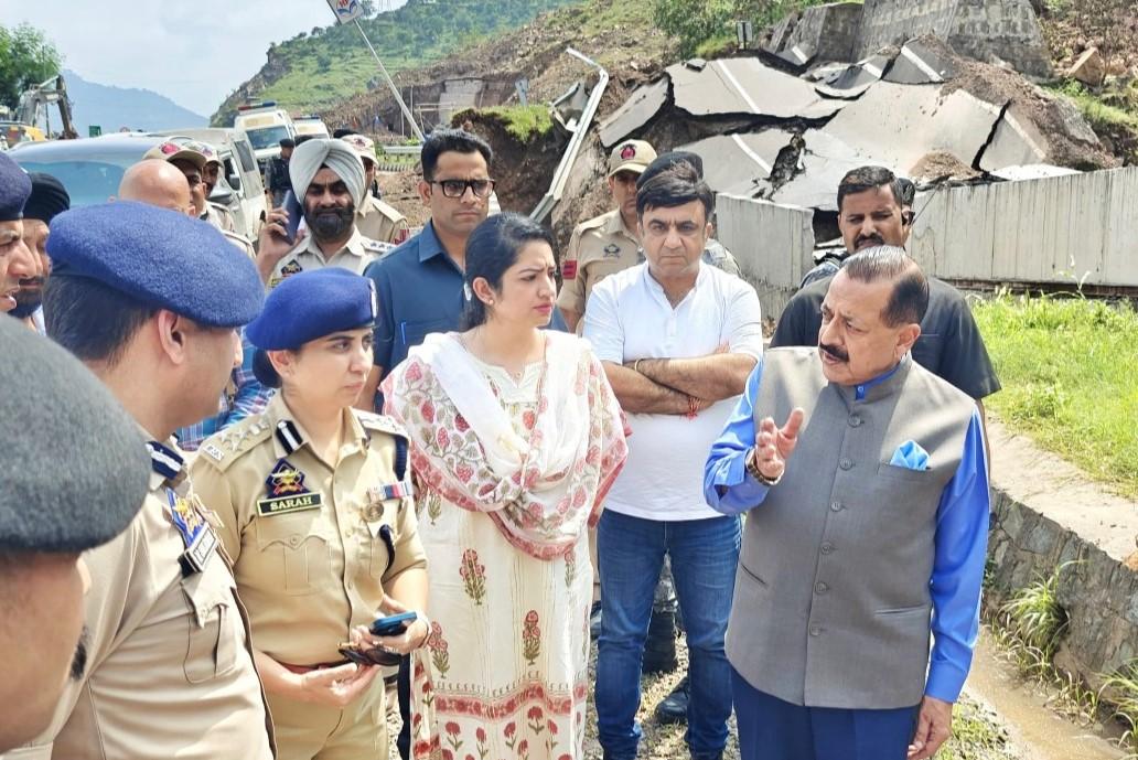 Dr. Jitendra Singh calls for immediate end to illegal mining and encroachment, reviews damage caused by recent inclement weather in Udhampur and Kathua