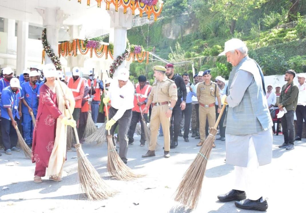 Lieutenant Governor participates in Sewa Parv at Katra
