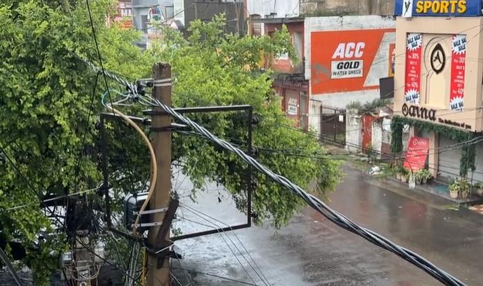 Heavy Rain, Thunderstorms Lash Parts of J&K; Ramban Admin Issues Safety Alert