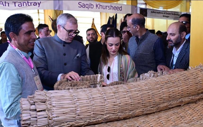 CM Omar Abdullah inaugurates ‘Crafts Amongst Chrysanthemums’
