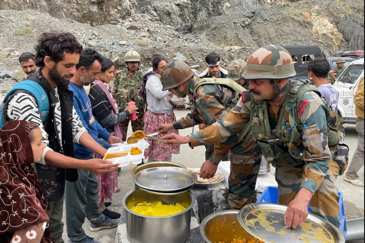 Army provides food to people stranded by landslides on Jammu-Srinagar highway